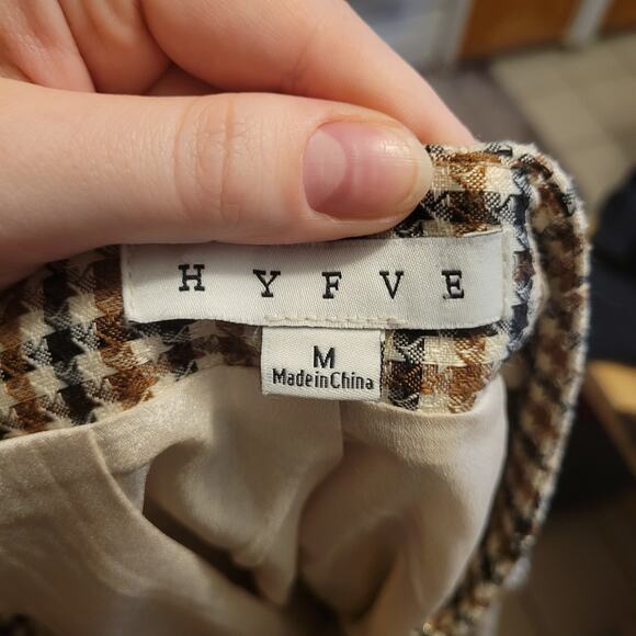 HYFVE Women's Checkered Pleated Mini Skirt Brown Beige Black Medium - Picture 5 of 5